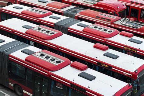 De toekomst van verkeershandhaving: AI-camera’s op metrobusjes