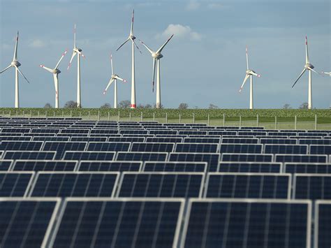 Germany’s Transformation to Solar Power: Balancing Act Between Peaks and Challenges
