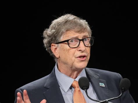 Бил Гейтс: Тихият титан зад кулисите на Microsoft и трансформацията на компанията