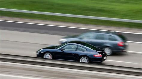 Upcoming EU Regulation: Speed Limiters on Cars from 2024 and the Controversy Surrounding Them